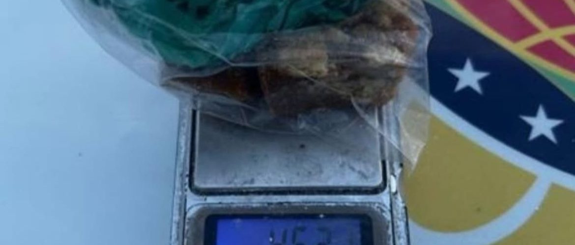 PMDF prende homem por tráfico de drogas em lote abandonado no Areal
