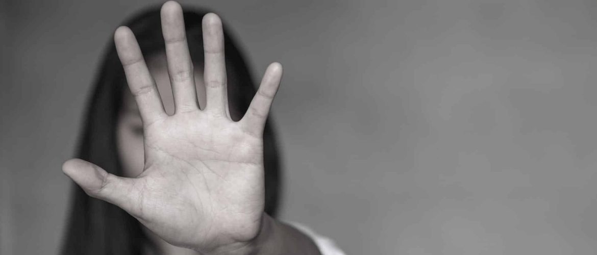 Agressão em Arniqueira: mulher sofre violência dentro de casa