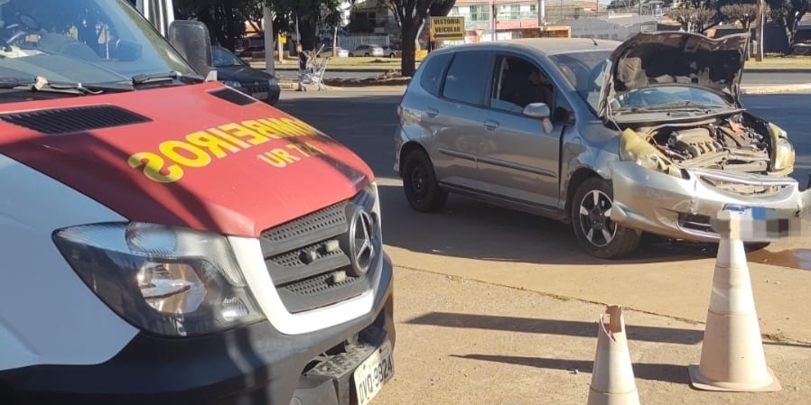 Colisão entre dois veículos deixa feridos na QS 05