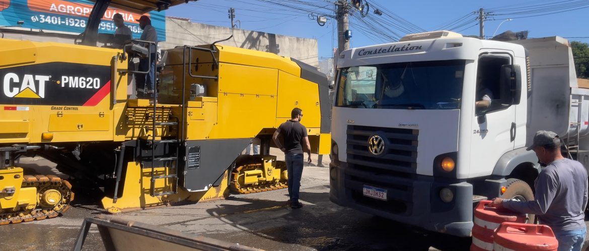 Obras de recapeamento avançam na Avenida Brasília, no Areal