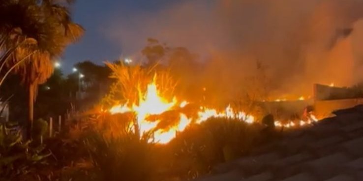 Incêndio próximo a casas em Arniqueira gera revolta e preocupação