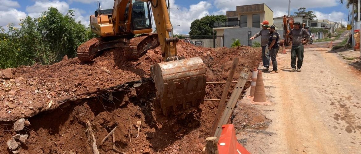 Obra de drenagem na Descida do Mirante gera queixas sobre ritmo de execução