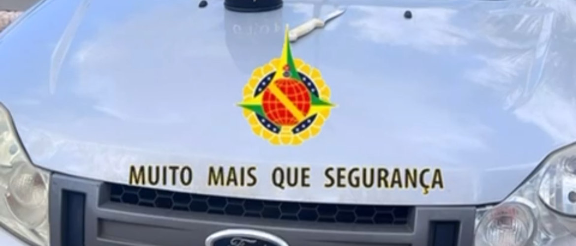 PMDF localiza veículo roubado e encontra faca dentro do automóvel em Arniqueira