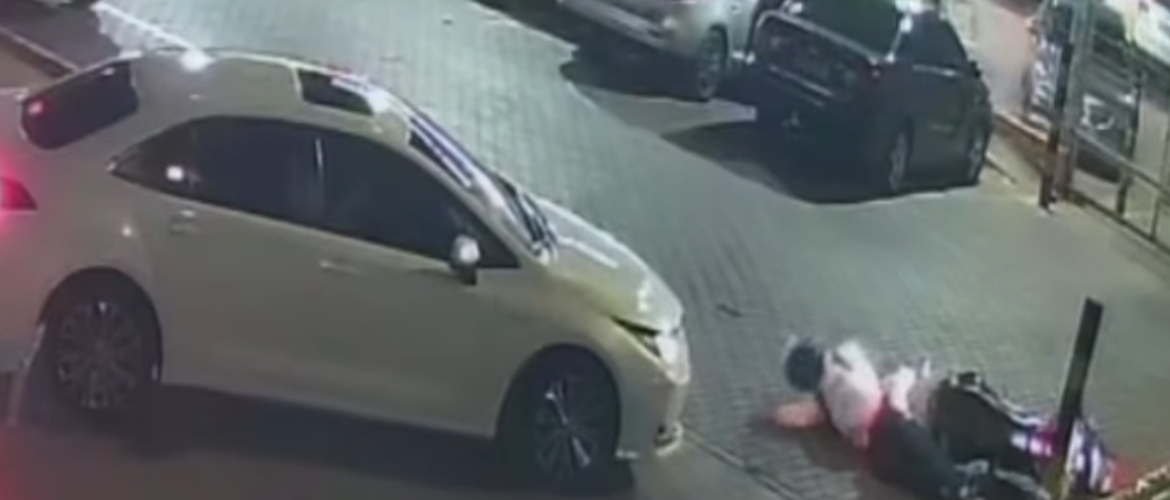 Acidente entre carro e moto deixa motociclista ferido em Arniqueira